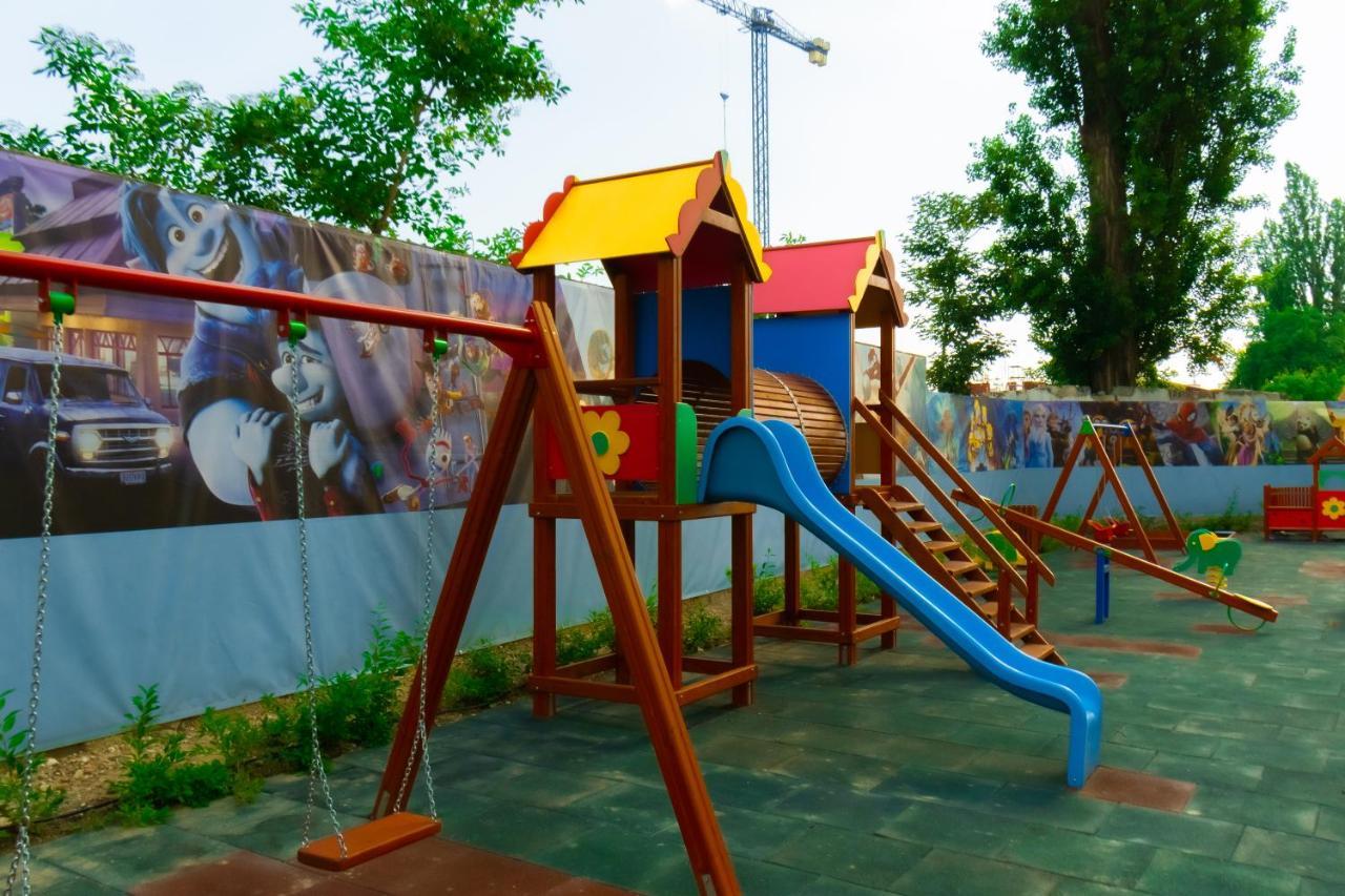 Brown Bear Apt. Boho Style Bedroom W/ City View & Free Parking Brasov Ngoại thất bức ảnh